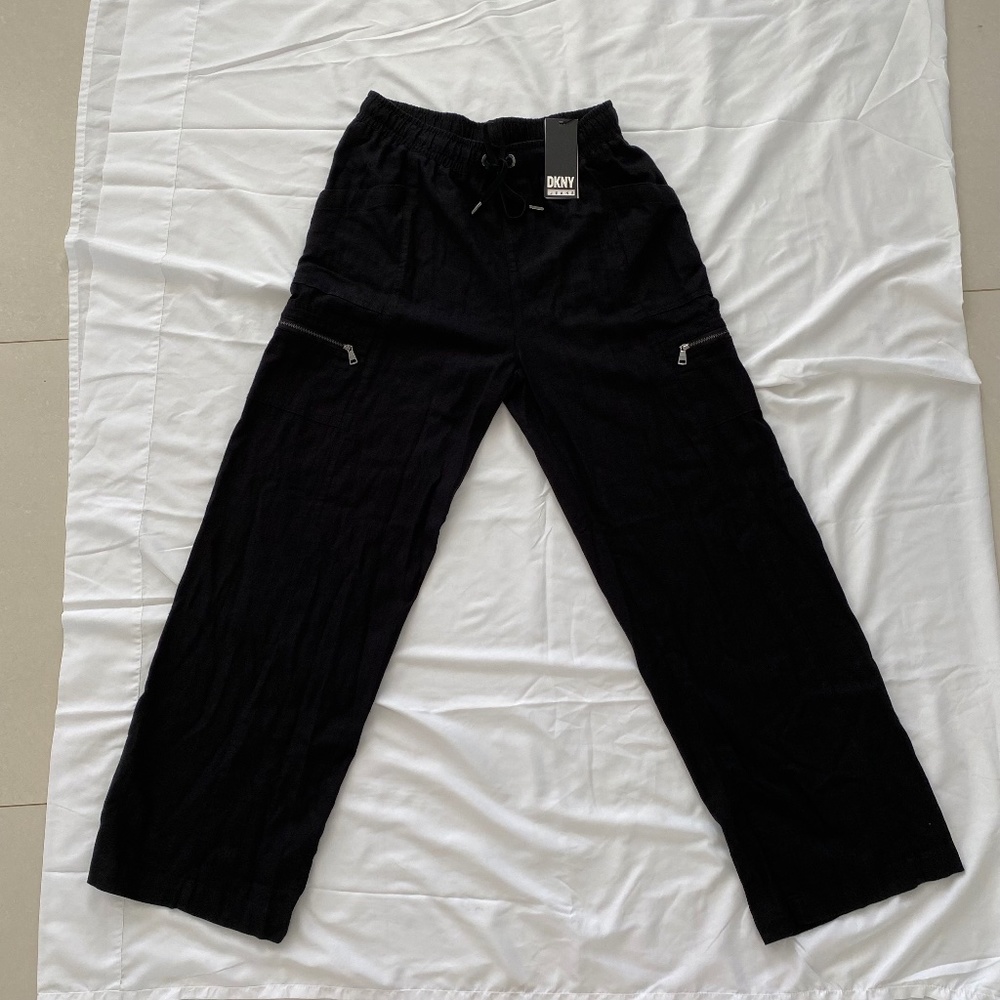 DKNY Women's Zip Pocket Black Cargo Pants Sz Medium NWT